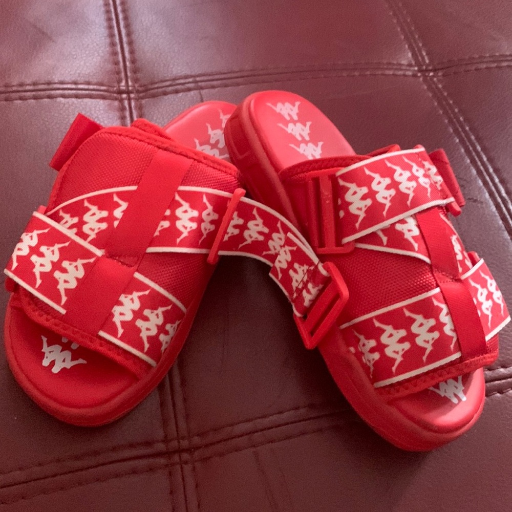 Red & white unisex slippers size 4 1/2 (fit like a 3 or 3 1/2)